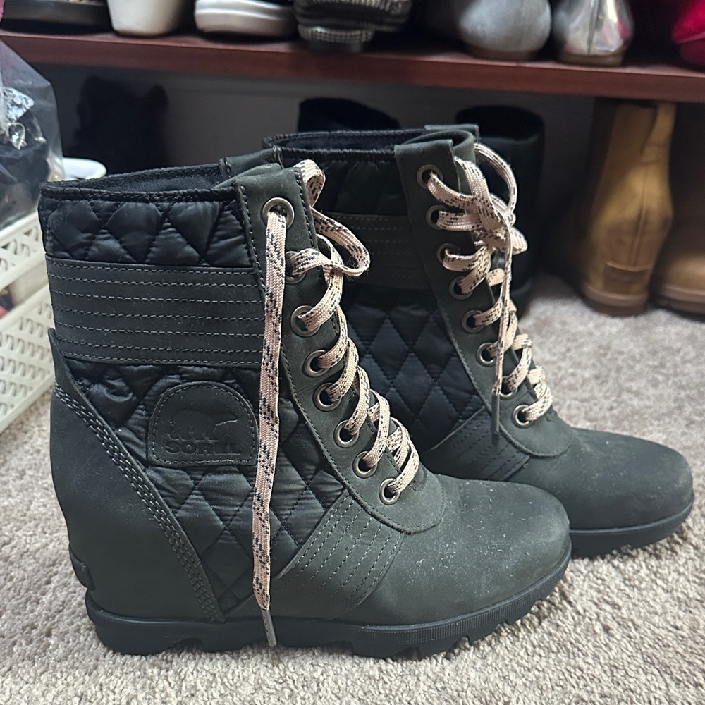 Sorel Women's Lace Up Boots